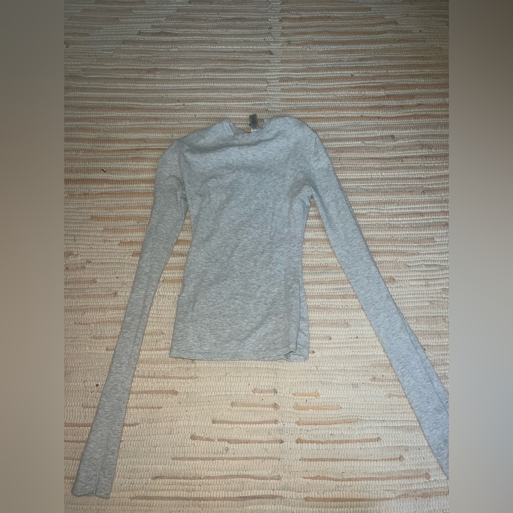 SKIMS GREY LONG SLEEVE SIZE XXS